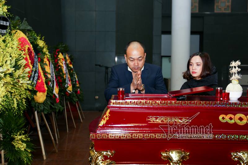 Thanh Lam, Tùng Dương đến tiễn đưa nhạc sĩ Hoàng Vân